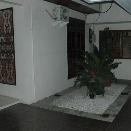 Hotel Bontocinde Makassar Buitenkant foto