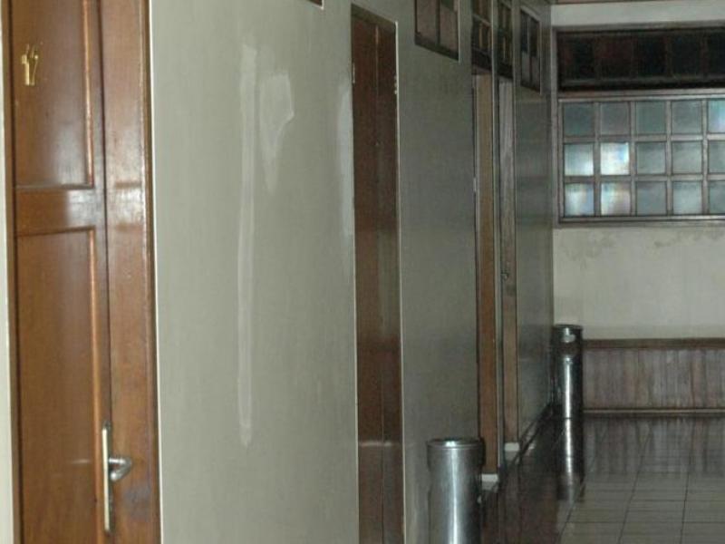 Hotel Bontocinde Makassar Buitenkant foto